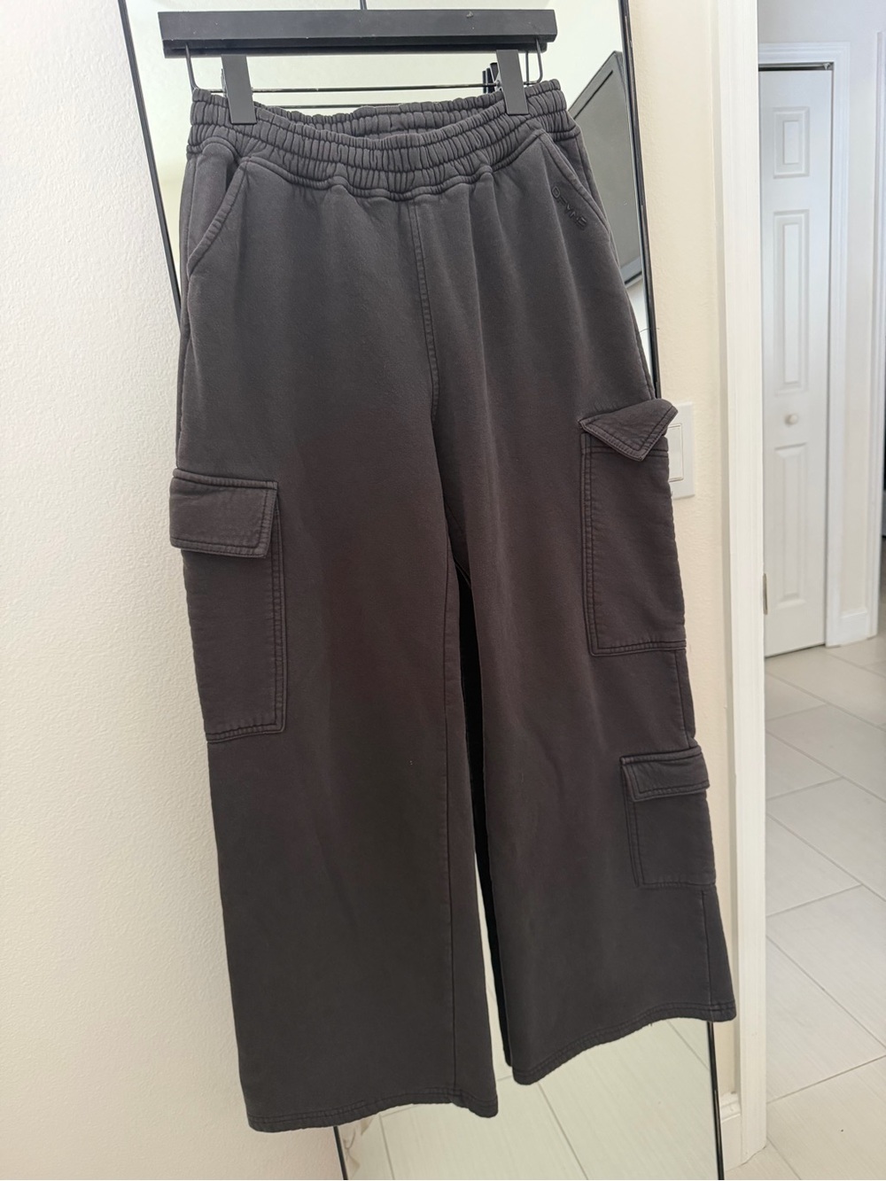 Dfyne women’s Cargo Sweatpants - Black